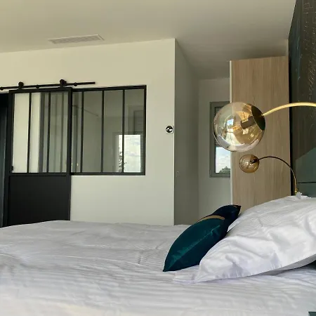 La Perchee Calme, Sauna, Parking Prive Apartment *