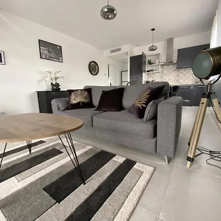 Apartment La Perchee Calme, Sauna, Parking Prive